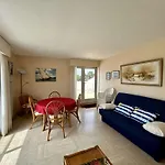 Spacieux Appartement T3 Avec Terrasse Ensoleillee Et Parking - Fr-1-494-211