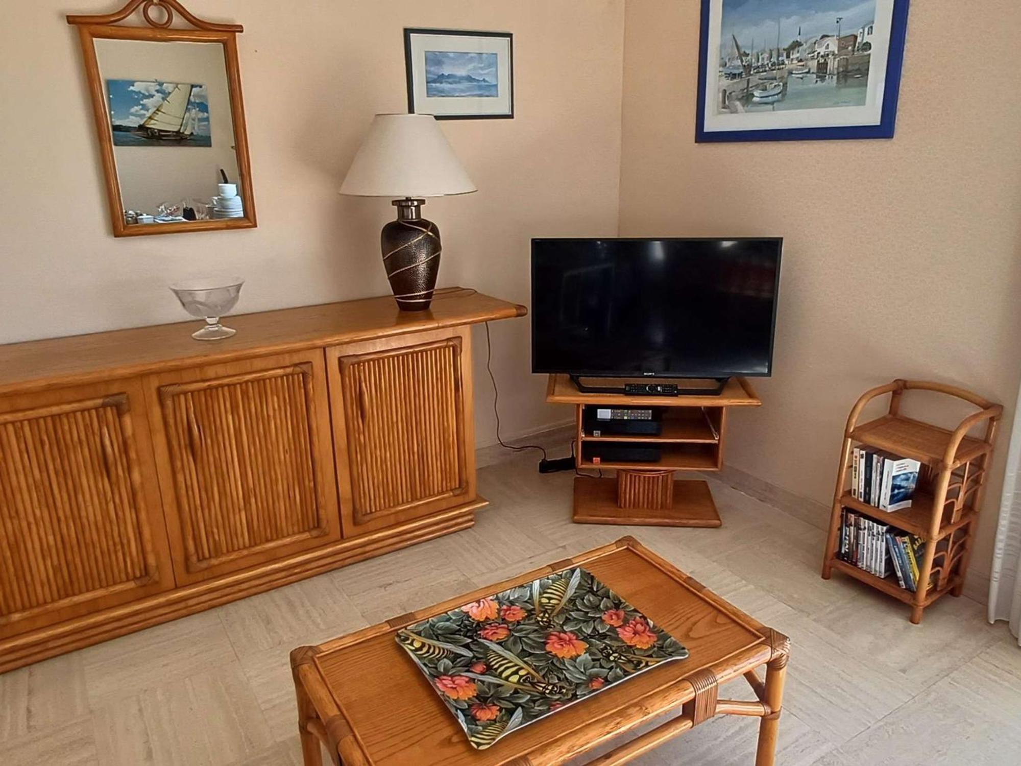 Spacieux T3 Avec Terrasse Ensoleillee Et Parking - Fr-1-494-211 Appartement Royan